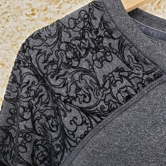 𝅺calia Carrie Underwood women US Small grey caviar black raglan top Limited Ed - Picture 7 of 11